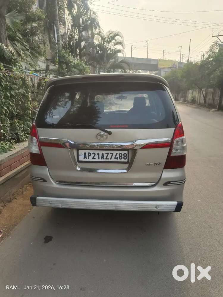 Toyota Innova 2014 Diesel Well Maintained