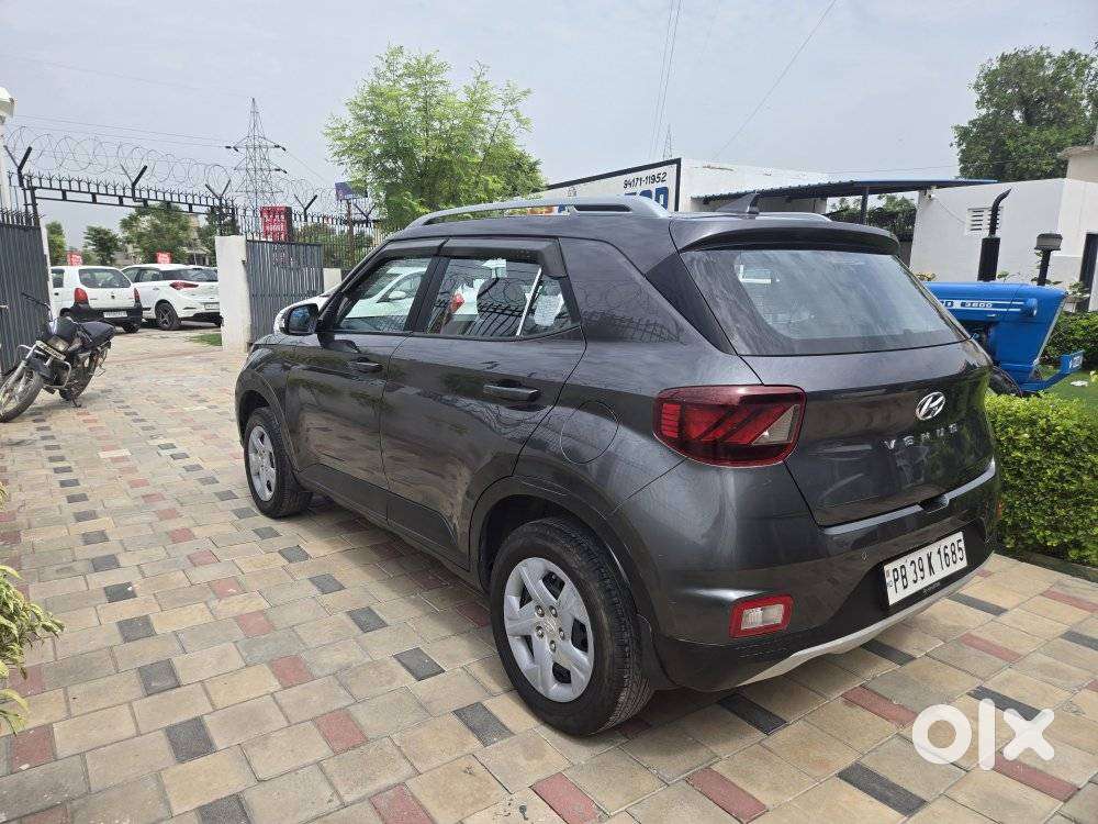 Hyundai Venue S Plus Mt 1.2 Kappa, 2022, Petrol