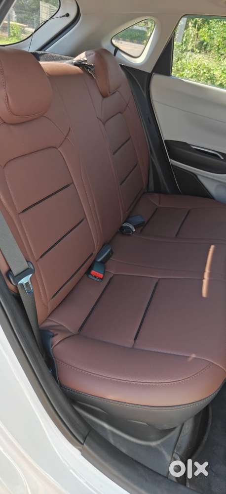 Hyundai New I20 1.2 Asta (o) Mt Dual Tone, 2024, Petrol
