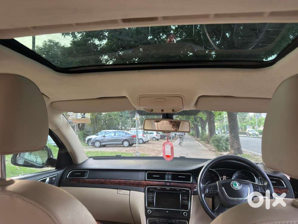 Skoda New Superb, 2011, Petrol