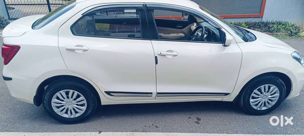 Maruti Suzuki Swift Dzire Vxi Optional, 2020, Petrol