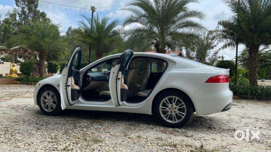 Jaguar Xe Prestige, 2017, Petrol