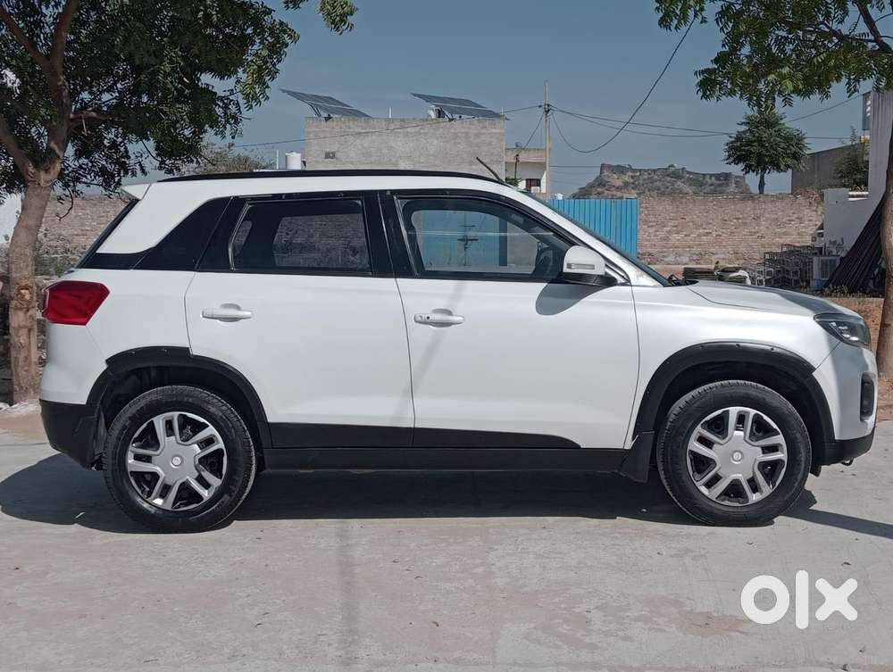 Maruti Suzuki Brezza Vxi At, 2020, Petrol