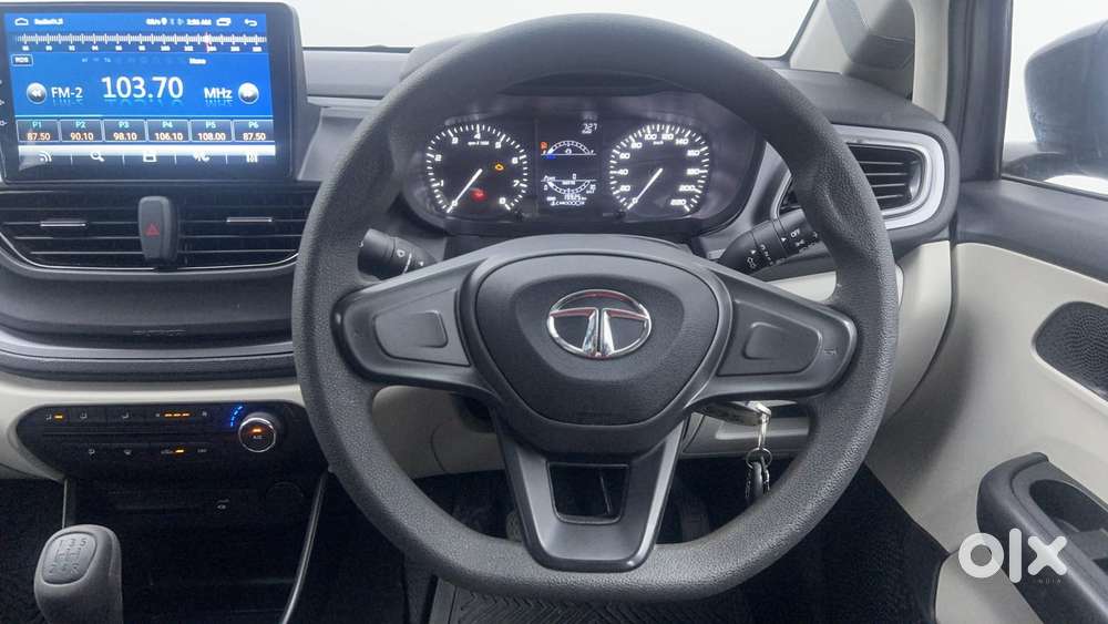 Tata Altroz 1.2 Xe Plus Petrol, 2022, Petrol