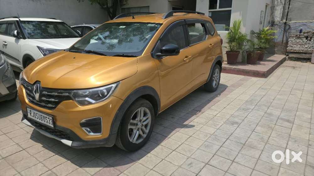 Renault Triber Rxz, 2022, Petrol
