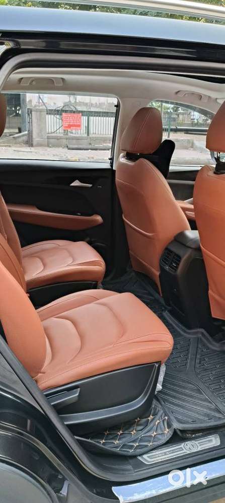 Mg Hector Plus Sharp Pro Blackstorm 1.5 Turbo Petrol Cvt 7 Str, 2022..