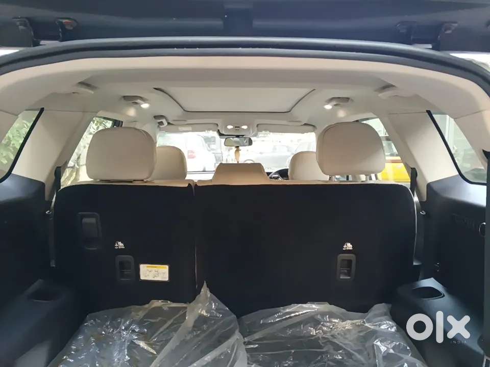 Mahindra Xuv700 2.2 Ax 7 Diesel Mt Luxury Pack Str, 2025, Diesel