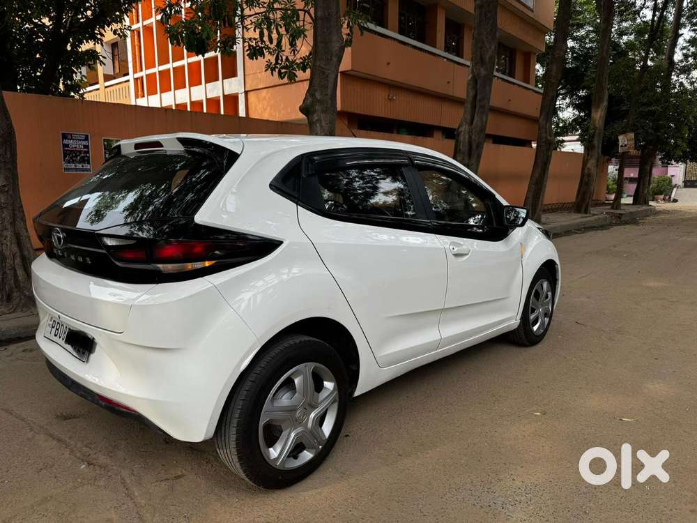 Tata Altroz 1.2 Xm Plus, 2023, Petrol