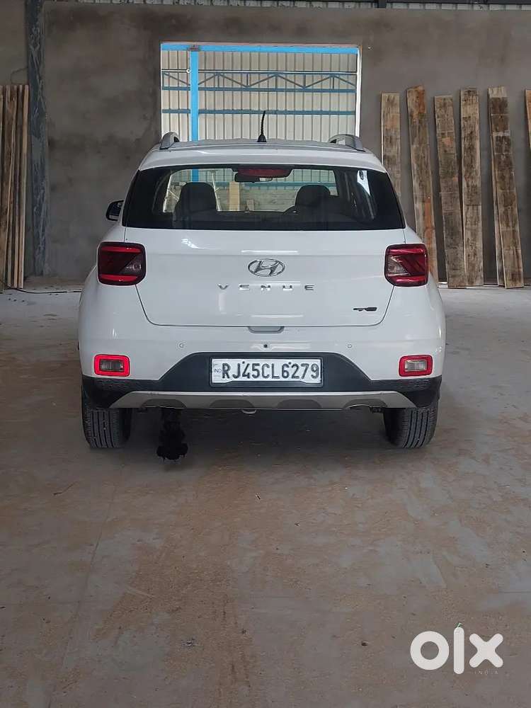 Hyundai Venue 2020 Last, New Tyre, New Insurence Diesel Manual