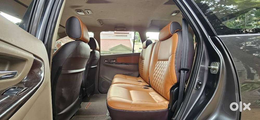 Toyota Innova 2.5 V 8 Str, 2015, Diesel