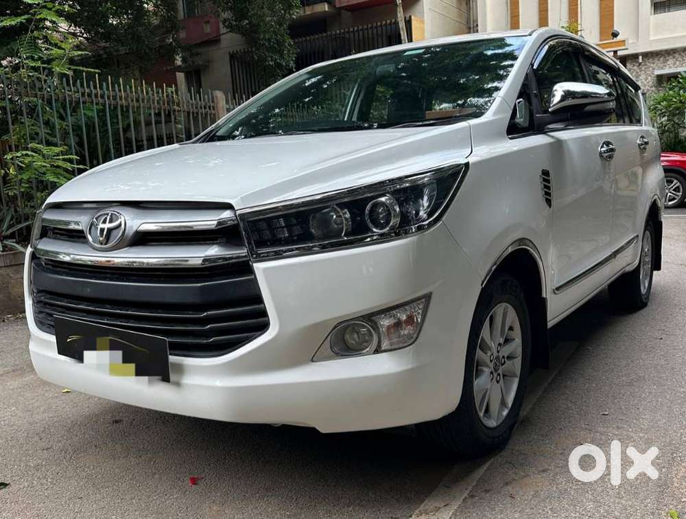 Toyota Innova Crysta 2.4 V, 2016, Diesel