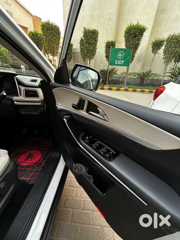 Mahindra Xuv700 Ax7 Petrol 2022