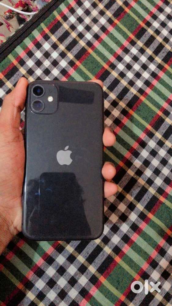 iPhone 11 64gb all working face id issue acchi condition phone ba new