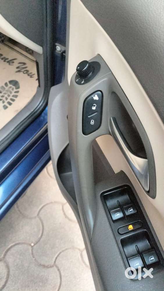 Volkswagen Vento 1.2 Tsi Highline Plus At, 2014, Petrol