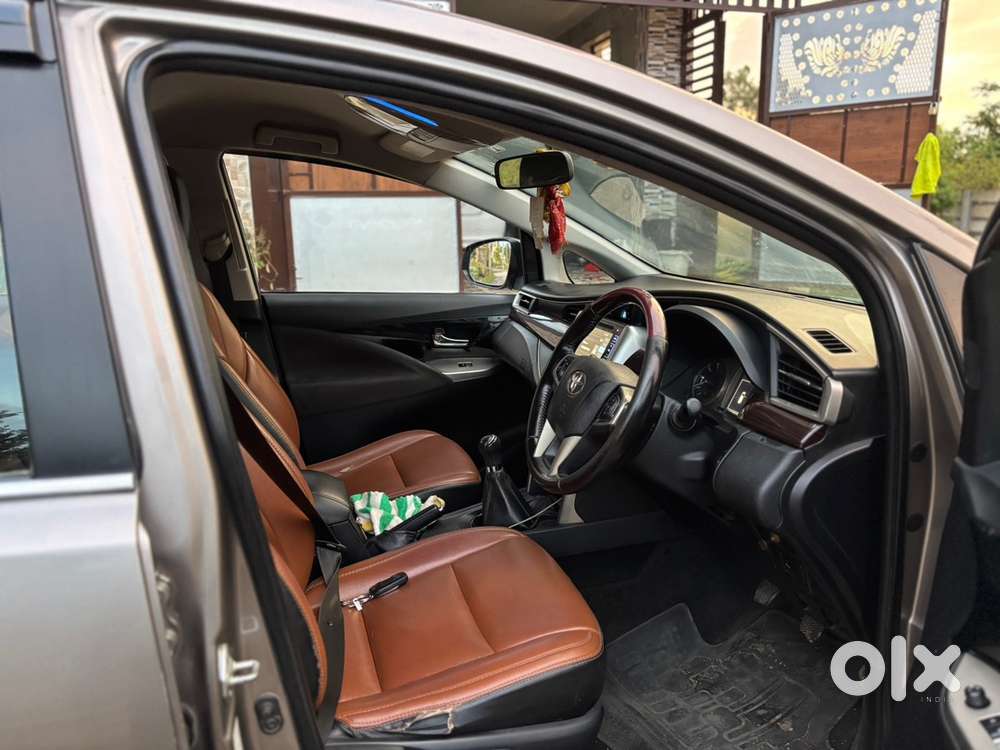 Toyota Innova Crysta 2017 Variant