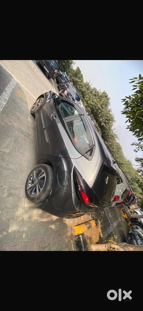 Tata Altroz Petrol 2024