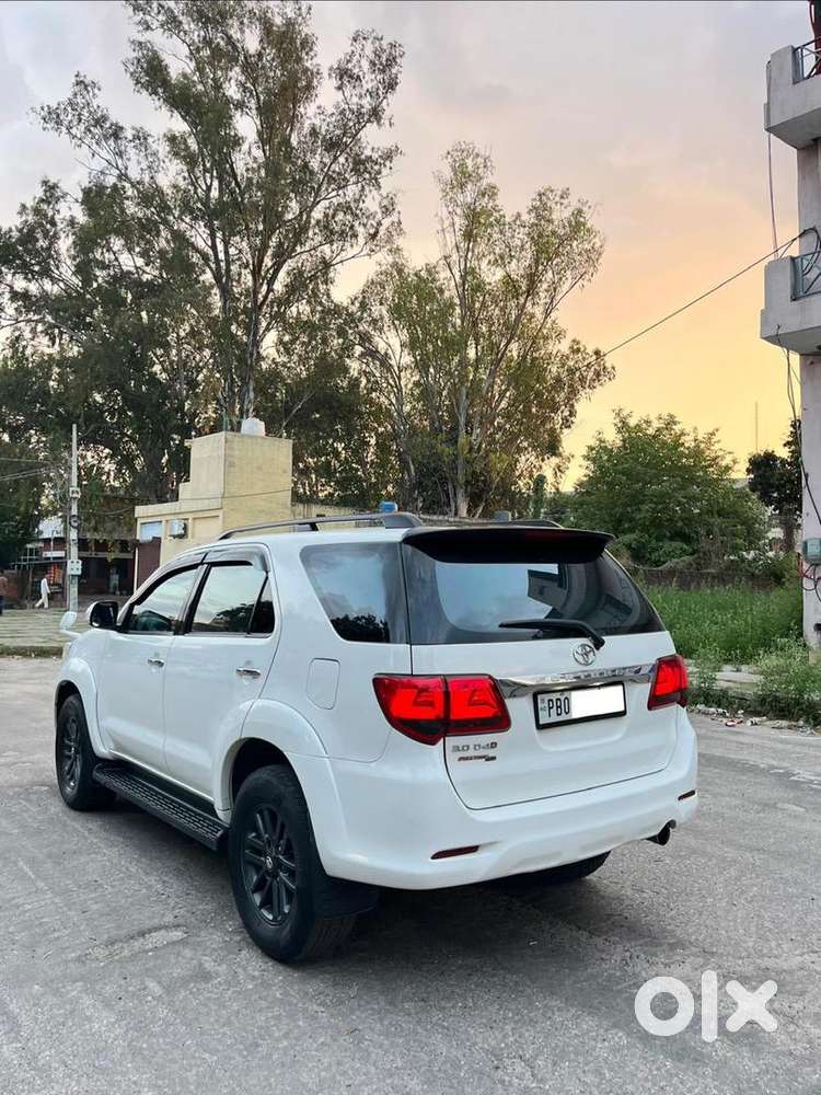 Toyota Fortuner 2016 Diesel 105000 Km Driven