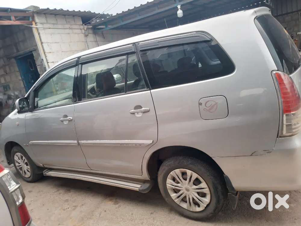Toyota Innova 2010