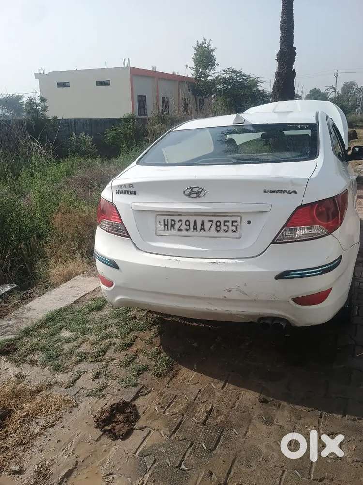 Hyundai Verna 2011