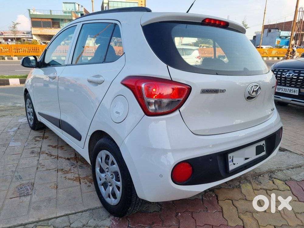 Hyundai Grand I10 Sportz, 2017, Petrol