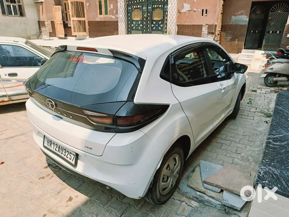 Tata Altroz Xe Cng 2024 Variant