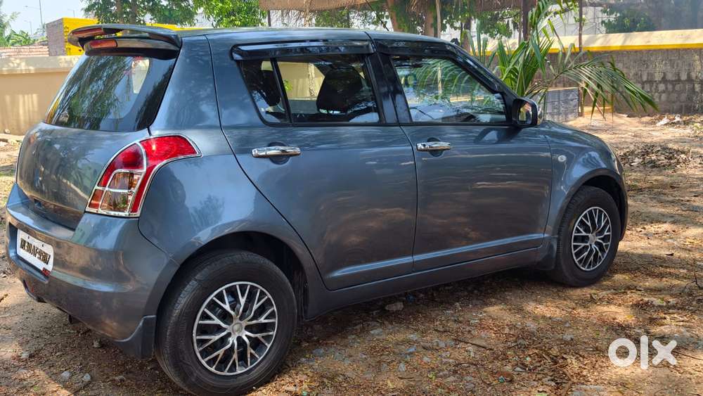 Maruti Suzuki Swift Vxi + Manual, 2010, Petrol