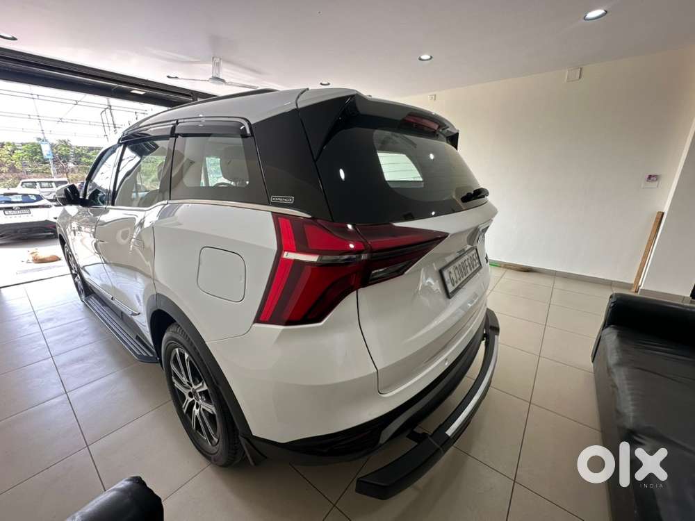 Mahindra Xuv700 Diesel Ax7l At 2023 November
