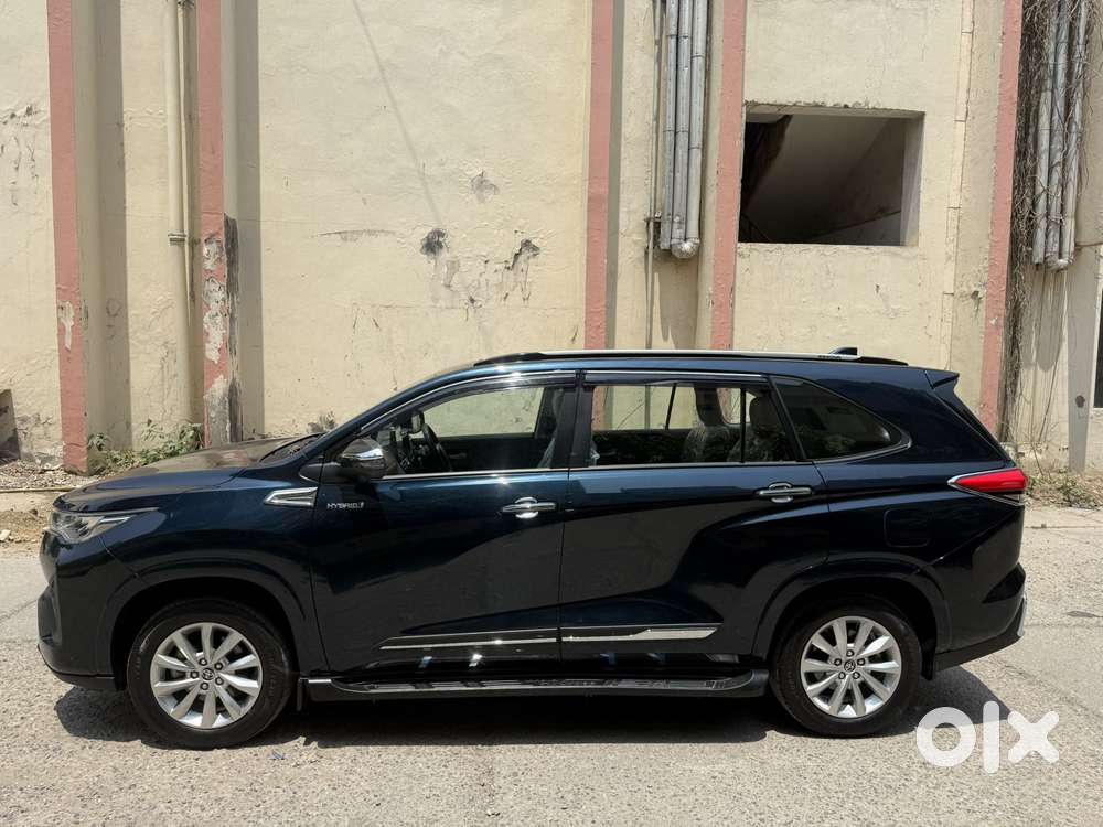Toyota Innova Hycross 2.0 Vx (o) Hybrid 7 Str, 2024, Cng & Hybrids