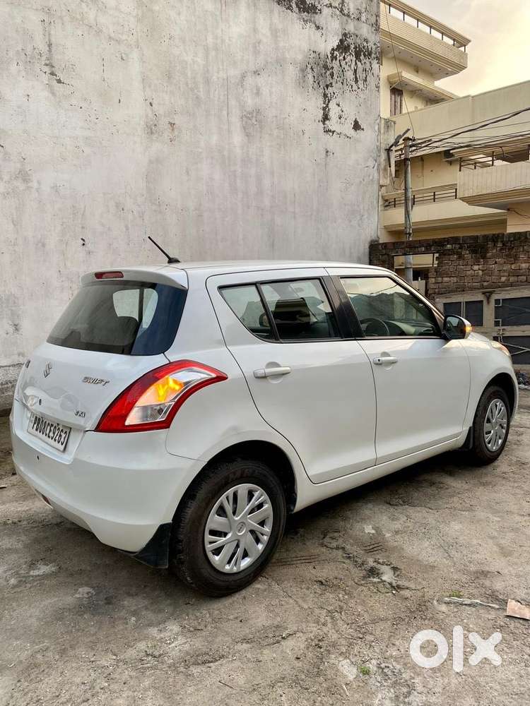 Maruti Suzuki Swift Vxi + Manual, 2012, Petrol