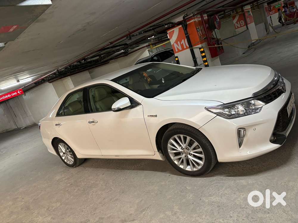 2016 Toyota Camry Hybrid