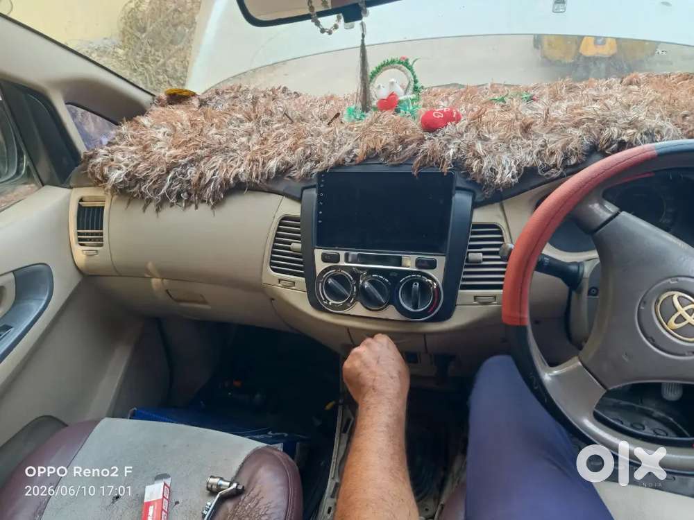 Toyota Innova 230000 Km Driven