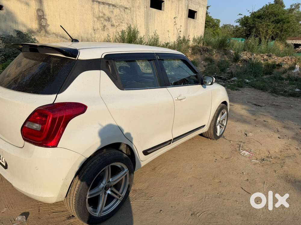 Maruti Suzuki Swift Vxi + Manual, 2023, Petrol
