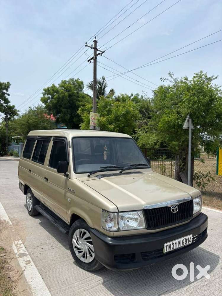 Toyota Qualis, 2003