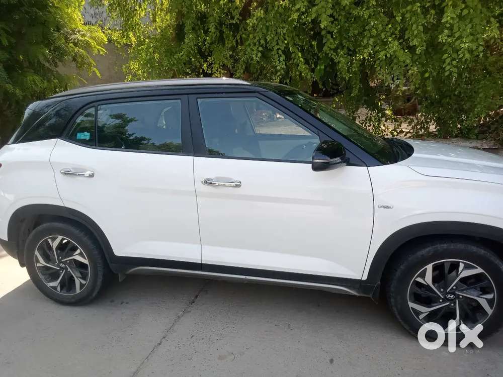 White Hyundai Creta Top Model Automatic Diesel Sep 2021 Fully Insured