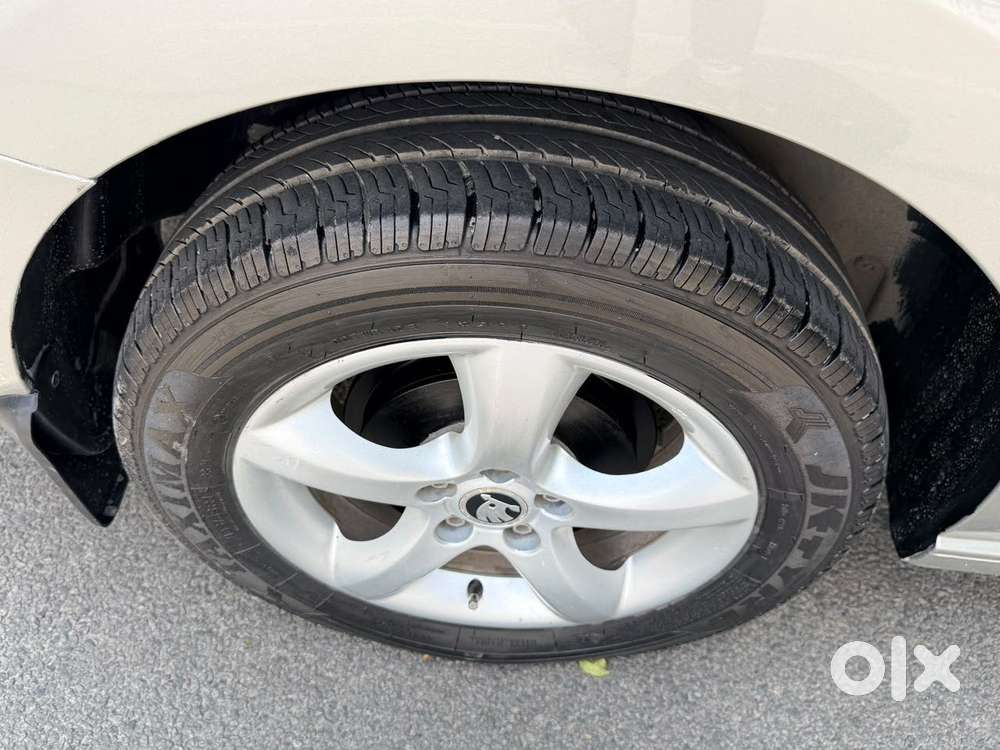 Skoda Rapid 1.6 Mpi Ambition, 2015, Petrol