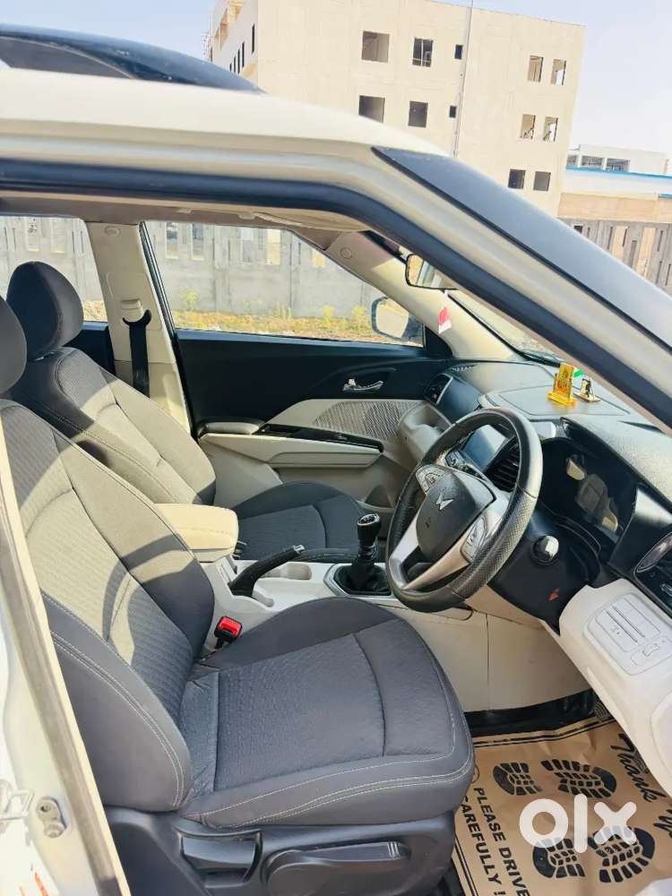 Mahindra Xuv300 W8 2023 Petrol Well Maintained