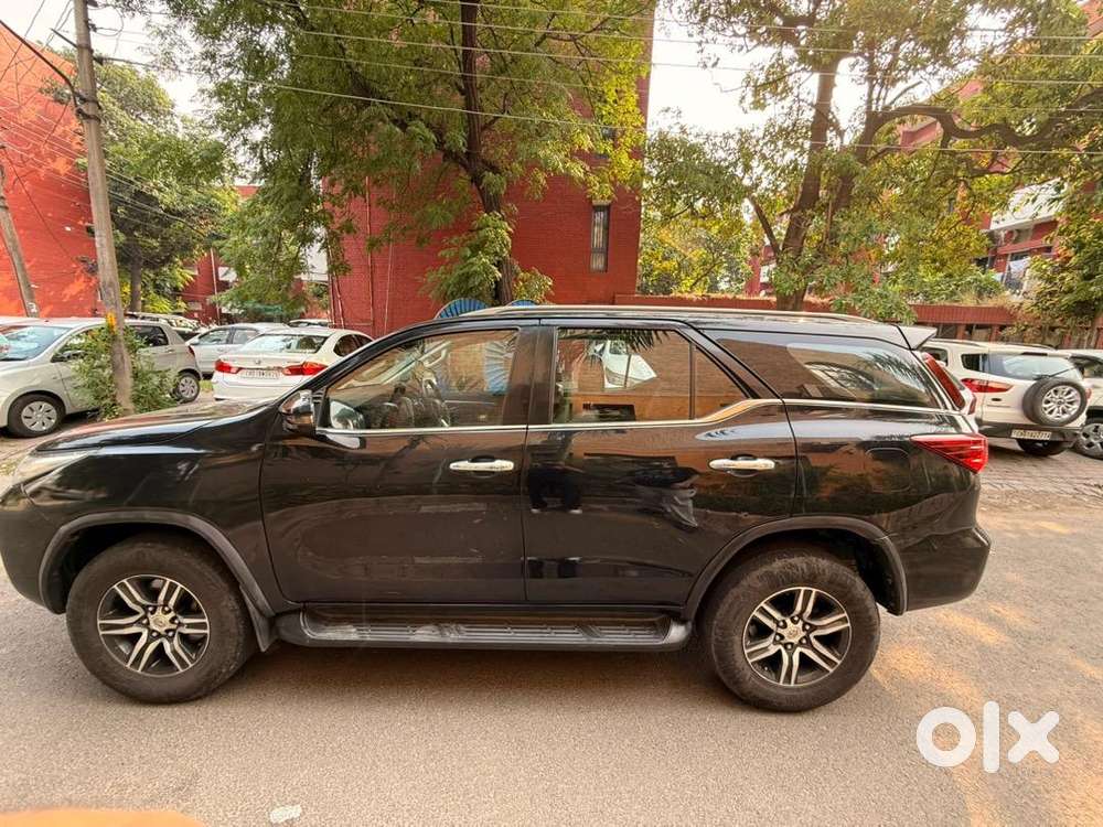 Black Fortuner For Sale