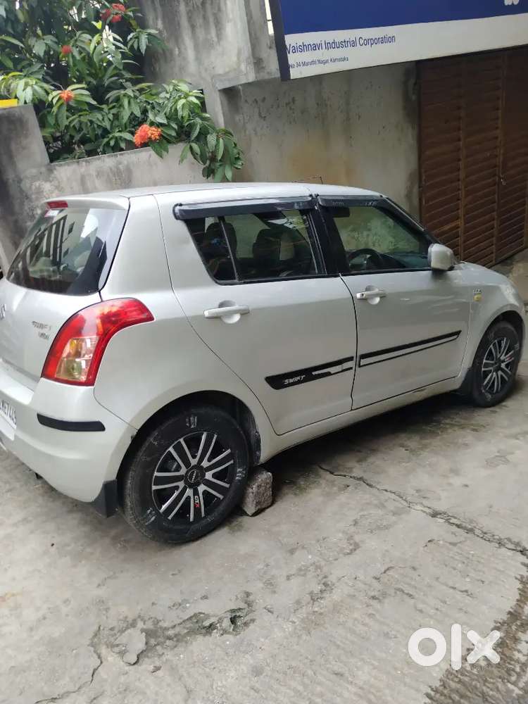 Maruti Suzuki Swift 2010 Diesel 132000 Km Driven