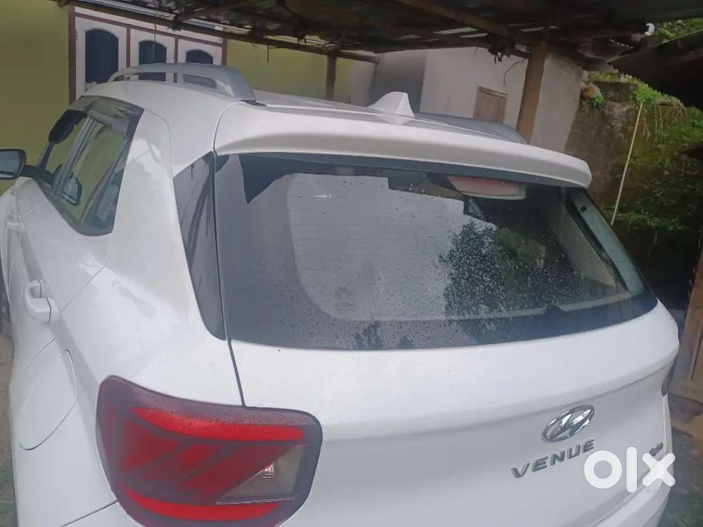 Hyundai Venue 2020 Petrol 42000 Km Driven