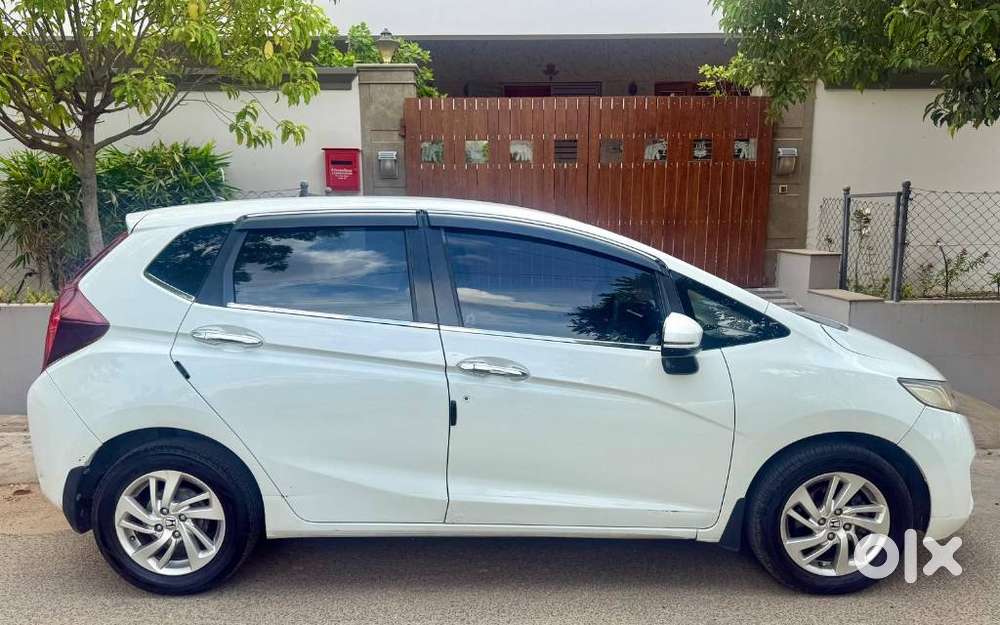 Honda Jazz V Automatic, 2016, Petrol