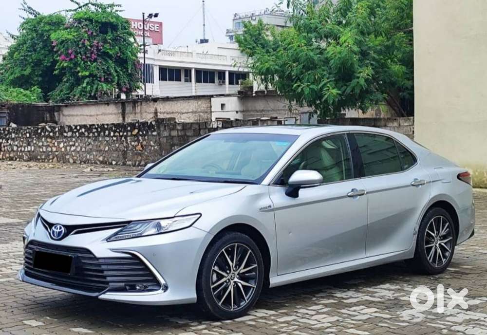 Toyota Camry Hybrid, 2024, Cng & Hybrids