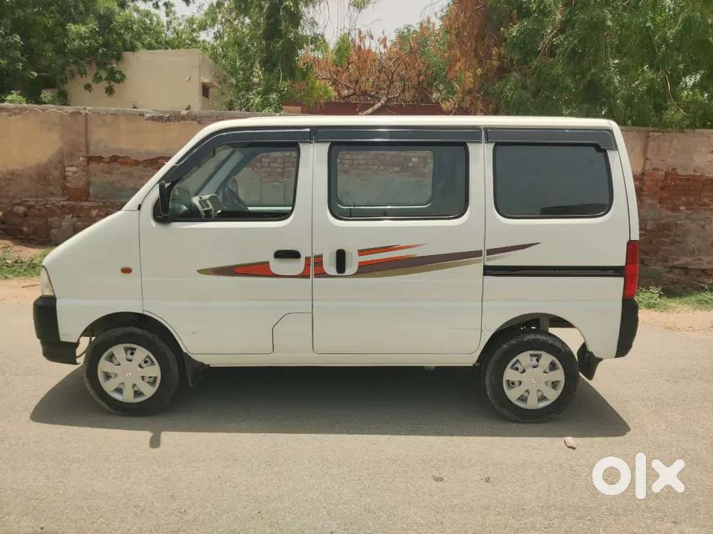 Maruti Eeco 2024 Petrol 35700 Km Good Show Room  New Car Condition