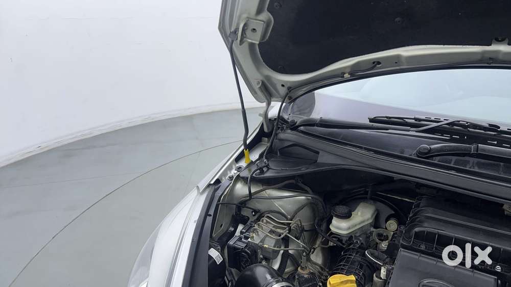 Tata Tiago Xza, 2017, Petrol