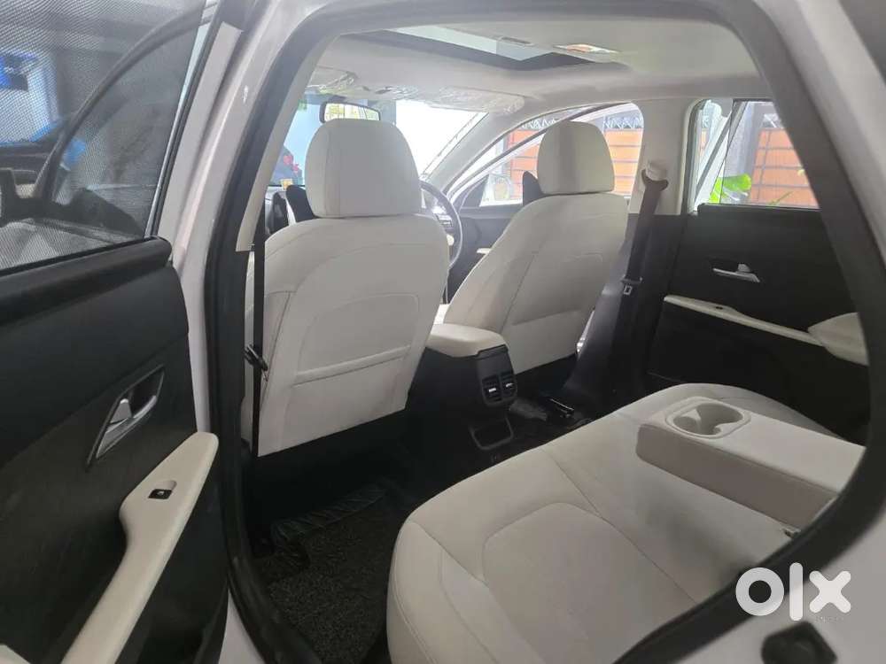 2023 Hyundai Verna Sx Mt  15.7k Km  1st Owner  Sunroof