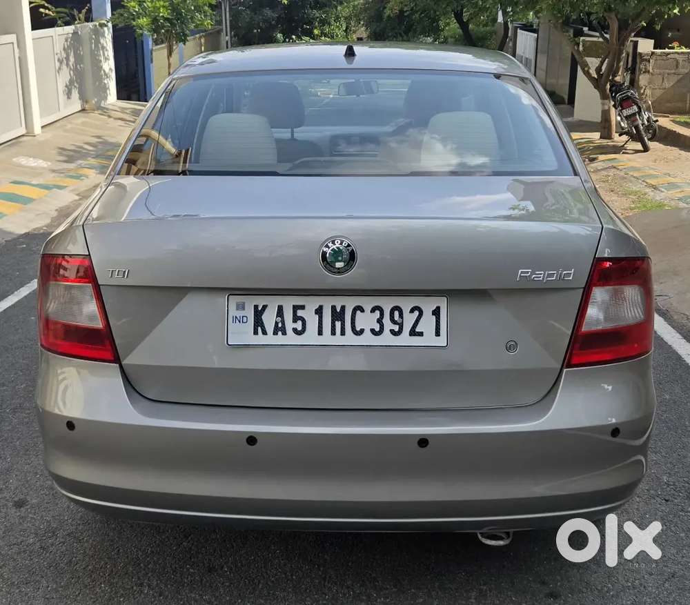 Skoda Rapid Ambition 1.6 Cr Manual Diesel
