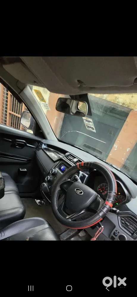 Mahindra Kuv 100 October 2018