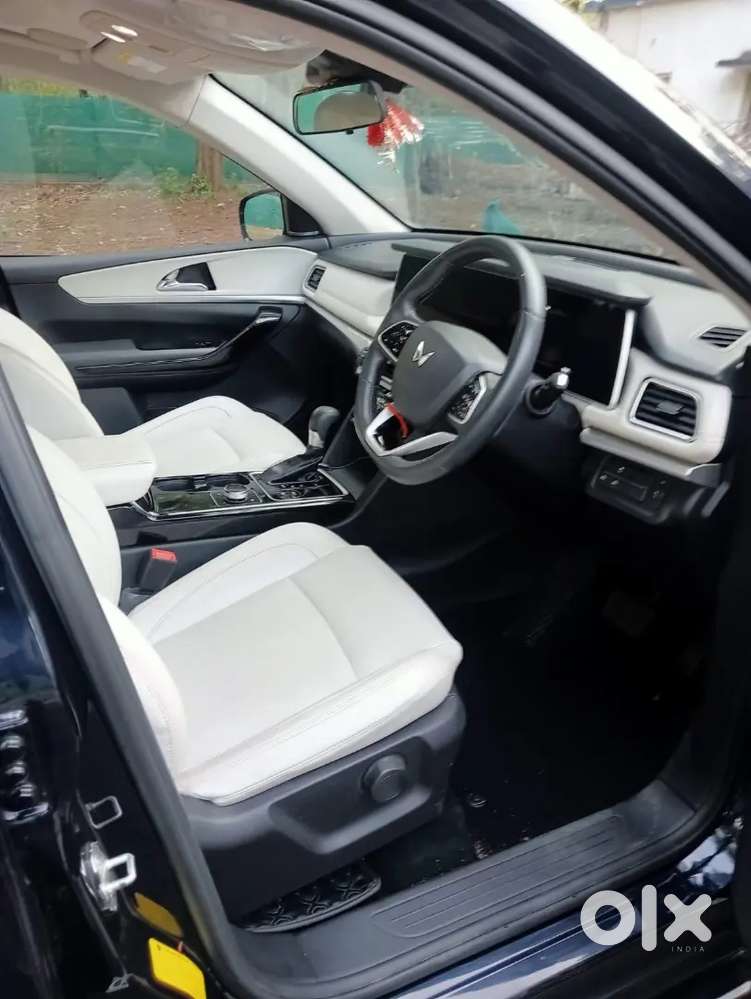 Mahindra Xuv700 Ax7 2024