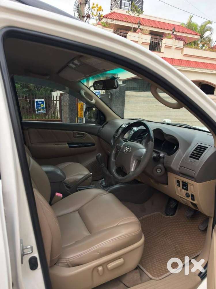 Toyota Fortuner 4x2 Manual, 2013, Diesel