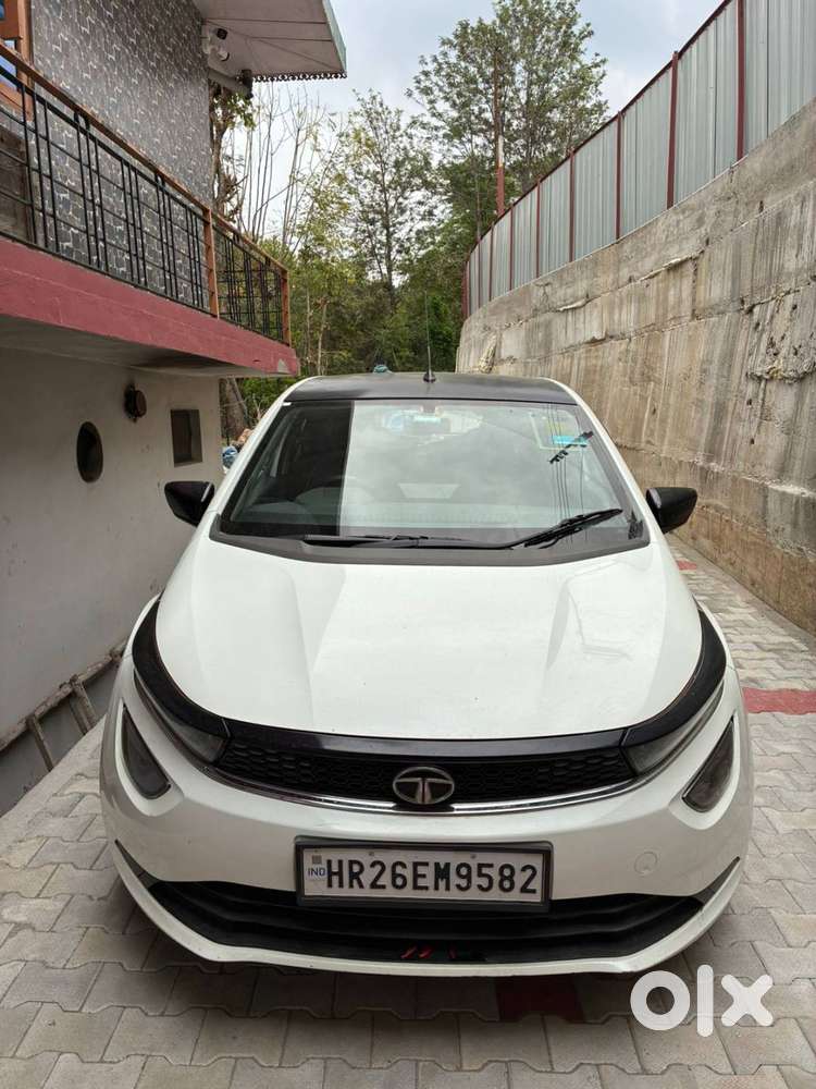 1st Owner And Complete Service Record