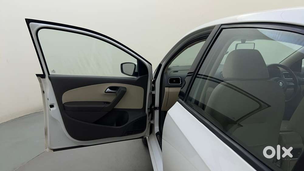 Volkswagen Vento Petrol Highline, 2014, Petrol